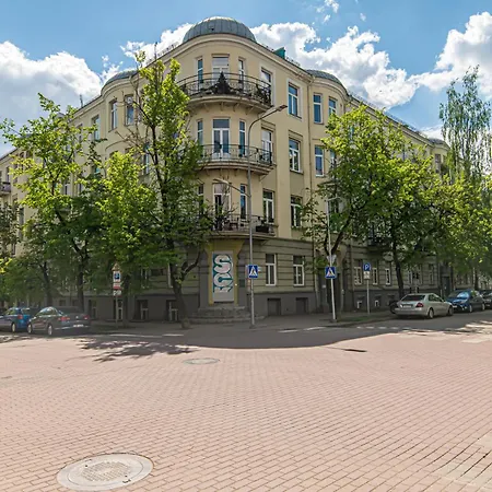 Апартаменти Old Town Nook *